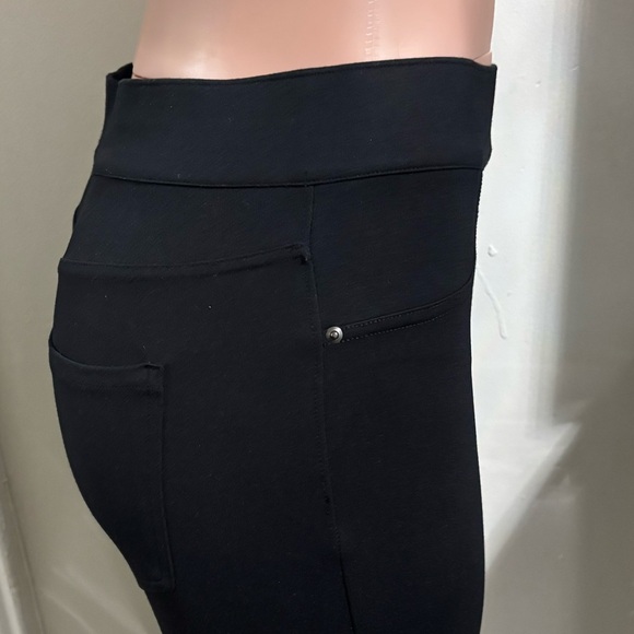 SPANX Women’s Black Cropped Pockets Leggings - Picture 12 of 15